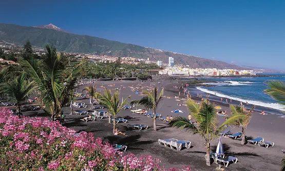 playa con Teide al fondo