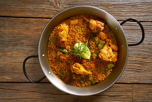 Cazuela de arroz con pollo y verduras