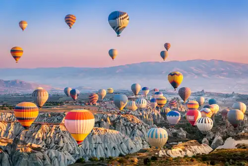 Vista de globos aerostáticos en Capadocia