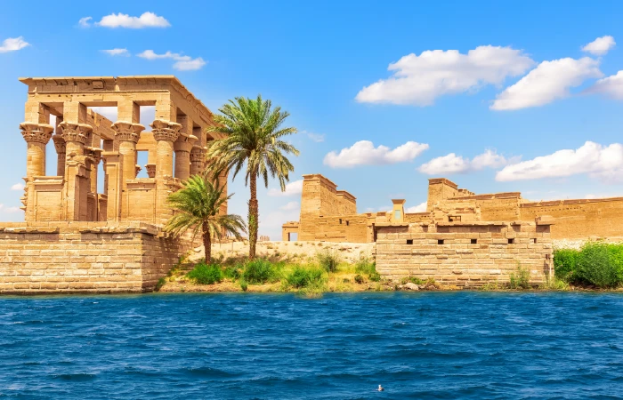 Templo de Filae, Templo de Isis