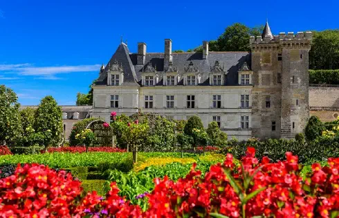 Castillo y jardin
