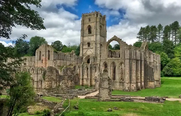 Ruinas de una iglesia
