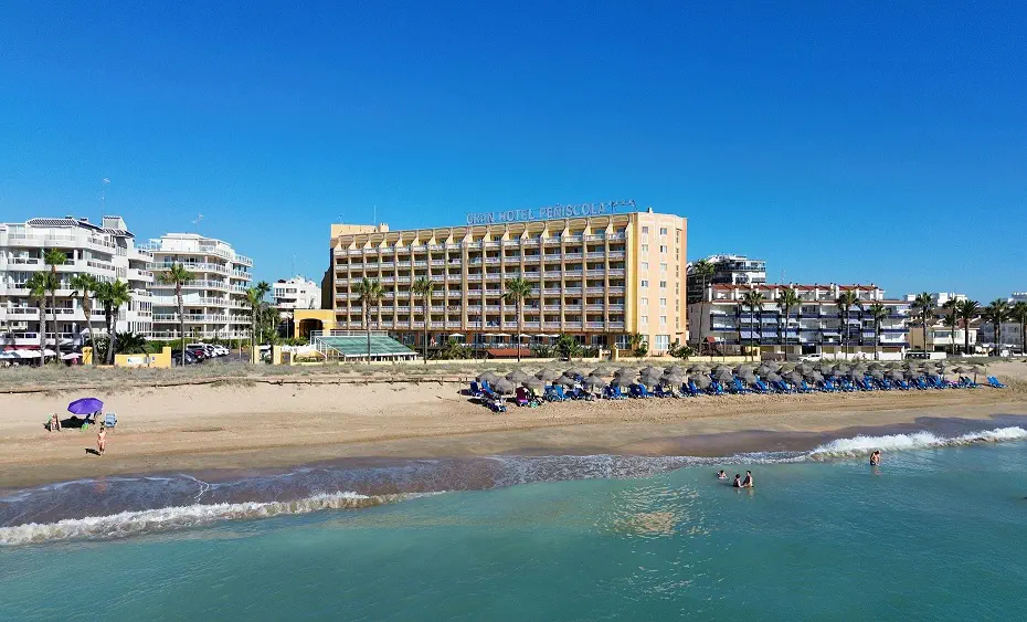 vista del hotel y la playa