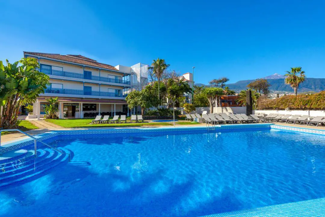 vista general de la piscina